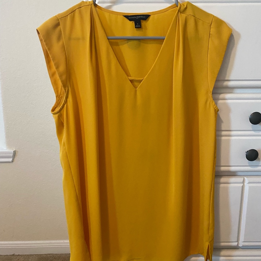 Banana republic merigold blouse